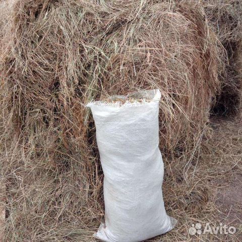 Сено и солома в мешках