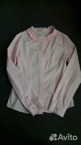 Продам блузку на девочку рост 152см