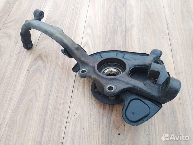 Кулак передний левый Mercedes W221 С216 4 Matic