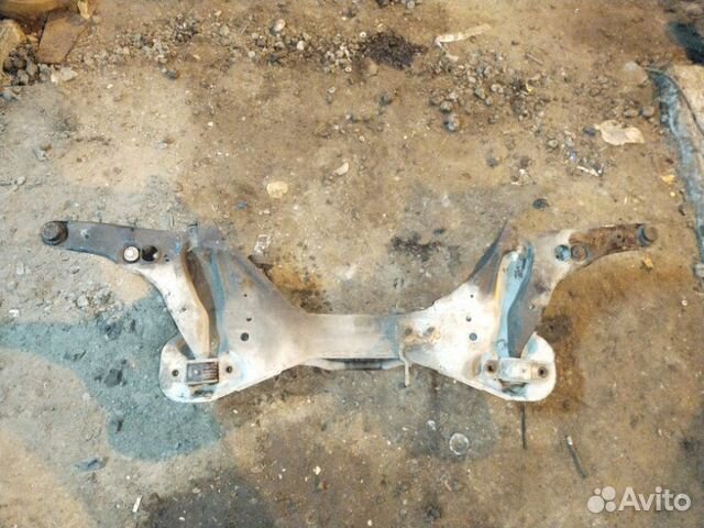 Подрамник Mitsubishi Carisma 1999