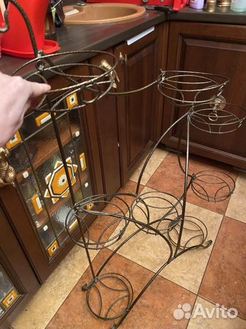 Подставка кованная для цветов на 8 горшоков