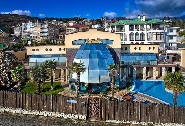 Дом 420 м² на участке 16 сот.