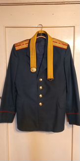 Парадный китель офицера армии СССР без ремня