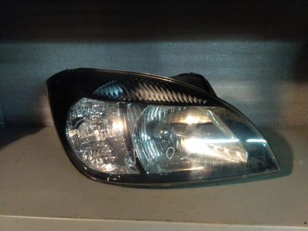 Фара битая правая Kia Rio 2