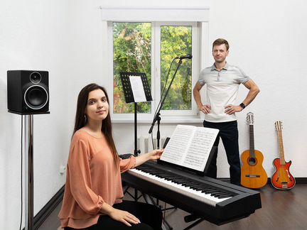 Уроки вокала, сольфеджио, фортепиано