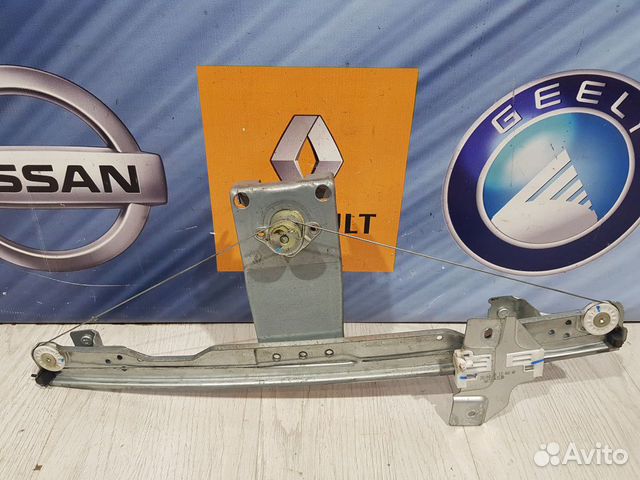 Стеклоподъемник перед Renault sandero Лев