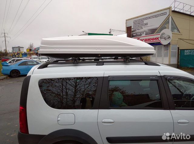 Бокс Магнум 420 белый карбон. На Лада Ларгус