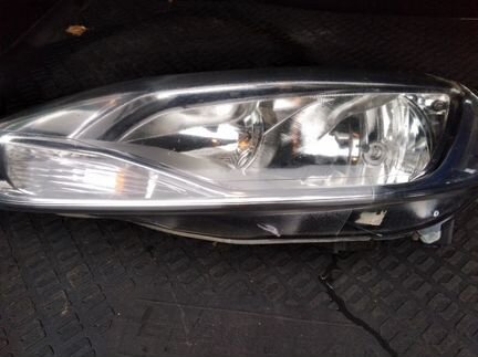 Фара автомобильная