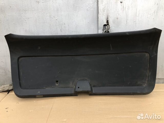 Обшивка крышки багажника Skoda Octavia A7 Scout