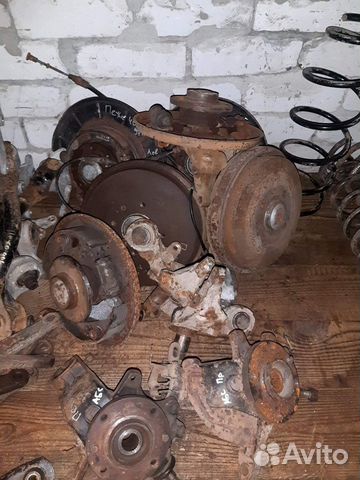 Кулак поворотный передний задний Peugeot 406