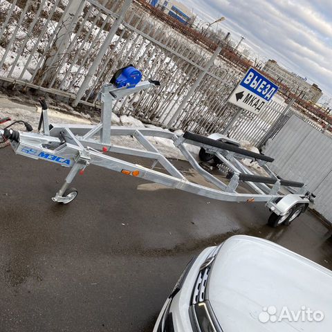 Тормозной лодочный прицеп 8м