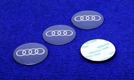 Комплект 3D наклеек колпачка диска Audi серый 56 м