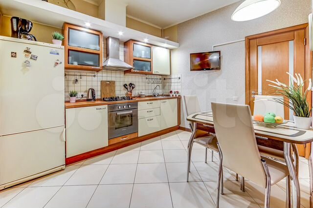 2-к. квартира, 56 м², 4/4 эт.