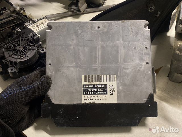 Блок управления двигателем Toyota Celica 1.8