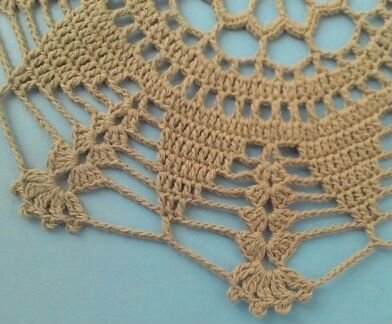 Бежевая салфетка Цветок