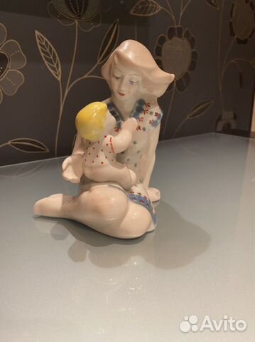 Статуэтка фарфор СССР «Материнство»