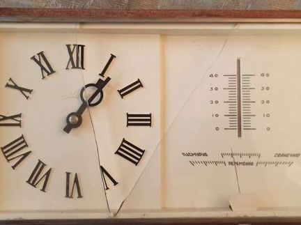 Часы СССР с барометром и термометром