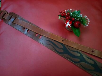 Кожаный ремень для гитары