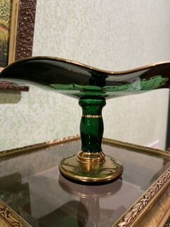 Ваза для фруктов на ножке