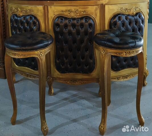 Антикварная барная стойка и 2 барных стула