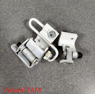 Лот T332 Петли двери задней правой VW Touareg