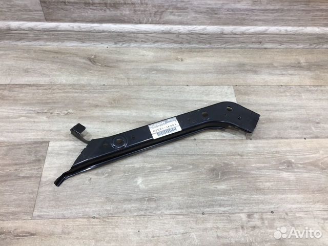 Верхняя левая часть передней панели Nissan Juke