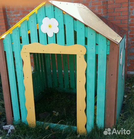 Деревянный домик для детей
