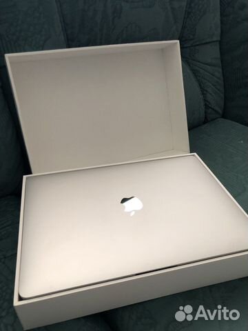 Apple MacBook