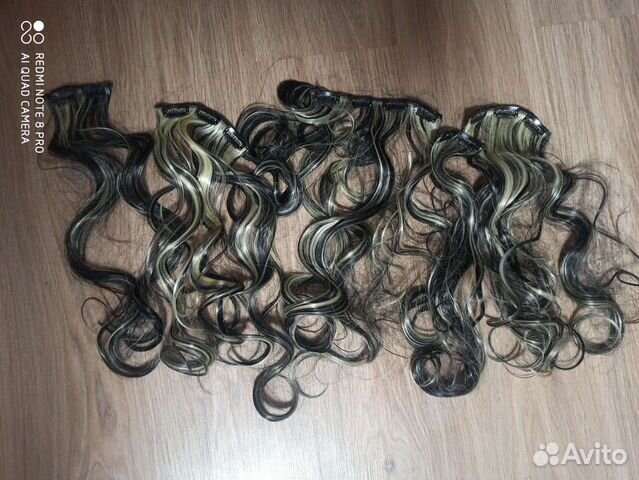 Волосы на заколках искусственные