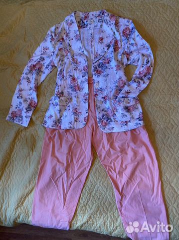 Костюм брючный и фирменные пиджаки, и жилет