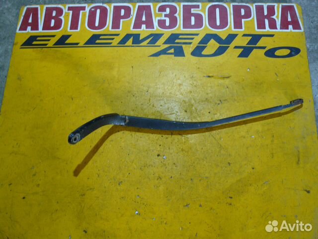 Поводок стеклоочистителя левый Renault Laguna II
