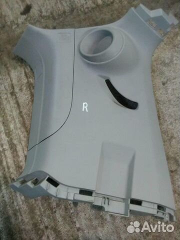 Обшивка стойки багажника правая верхняя honda Pi