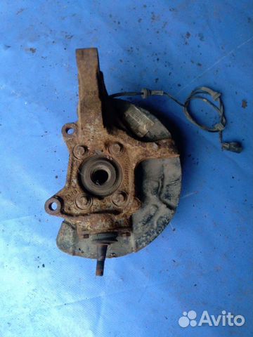 Volvo XC90 2005 кулак поворотный правый