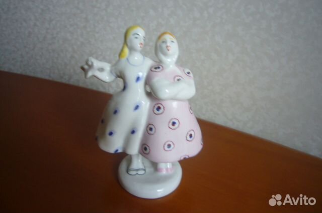 Фарфоровая статуэтка 