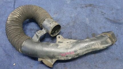 Патрубок воздушного фильтра Toyota Corolla ZRE151