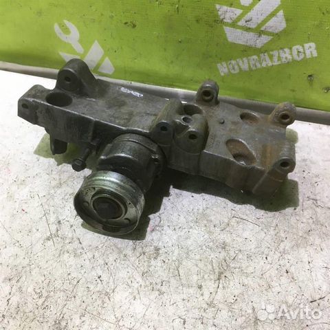 Кронштейн генератора Вольво C40