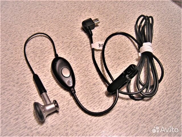 Гарнитура HS 700 от Motorola L2