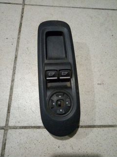 Блок управления стеклоподъемниками передний левый