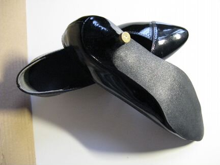 Туфли чёрные лаковые новые р.40 (Италия)