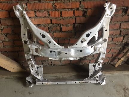 Подрамник на бмв ф10 оригинал