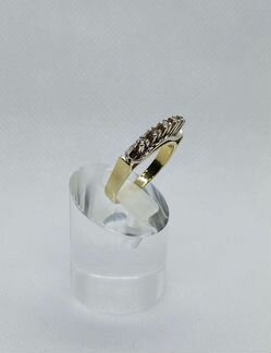 Золотое кольцо с бриллиантами 0,1 ct