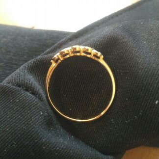 Золотое кольцо с бриллиантами