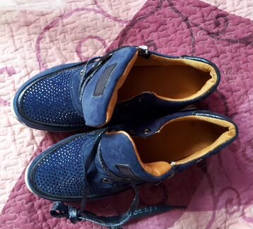 Кроссовки 37 размер синие со стразами