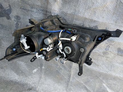 Фара правая Toyota Land Cruiser 201