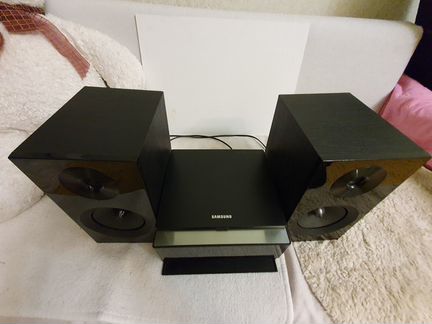 Аудиосистема с докстанцией samsung MM-E430D Радио