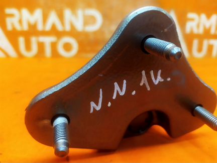 Петля двери задняя левая нижняя Mercedes M Ml