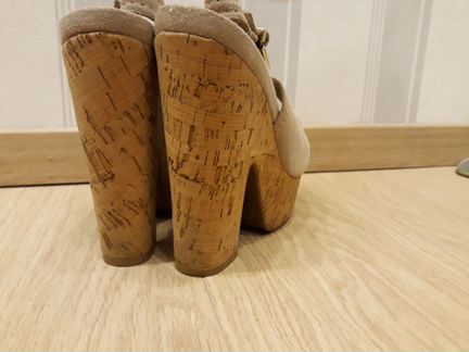 Босоножки на платформе Schutz размер 38