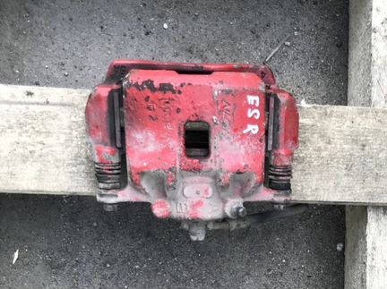 Суппорт тормозной передний правый Honda Civic
