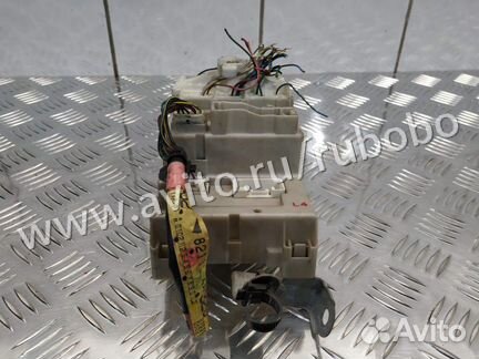 Блок предохранителей салонный 8273142010 Toyota RA