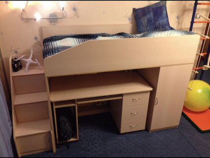 Кровать -чердак с лестницей без письменного стола